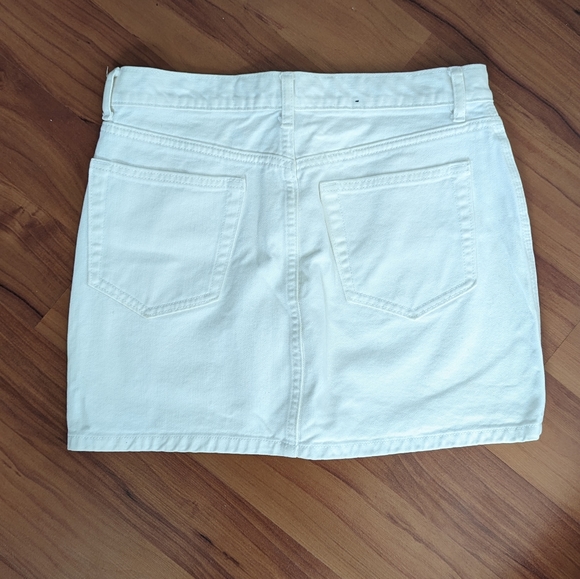 Vintage Gap Jeans White Denim Mini Skirt Size 4 - Picture 4 of 4